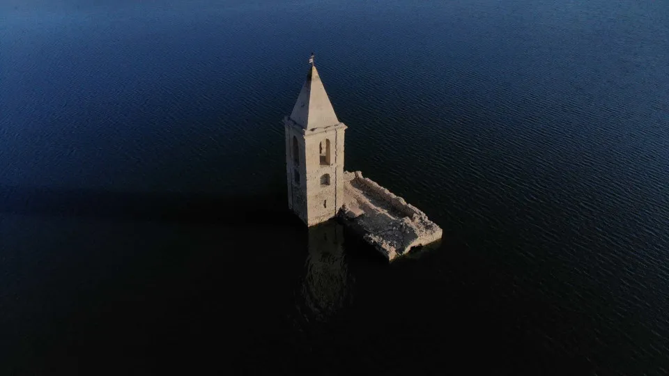 Incríveis descobertas reveladas depois que o nível da água caiu