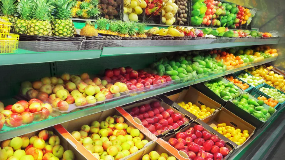 Fruta rica em fibras e baixa em calorias se torna aliada no emagrecimento