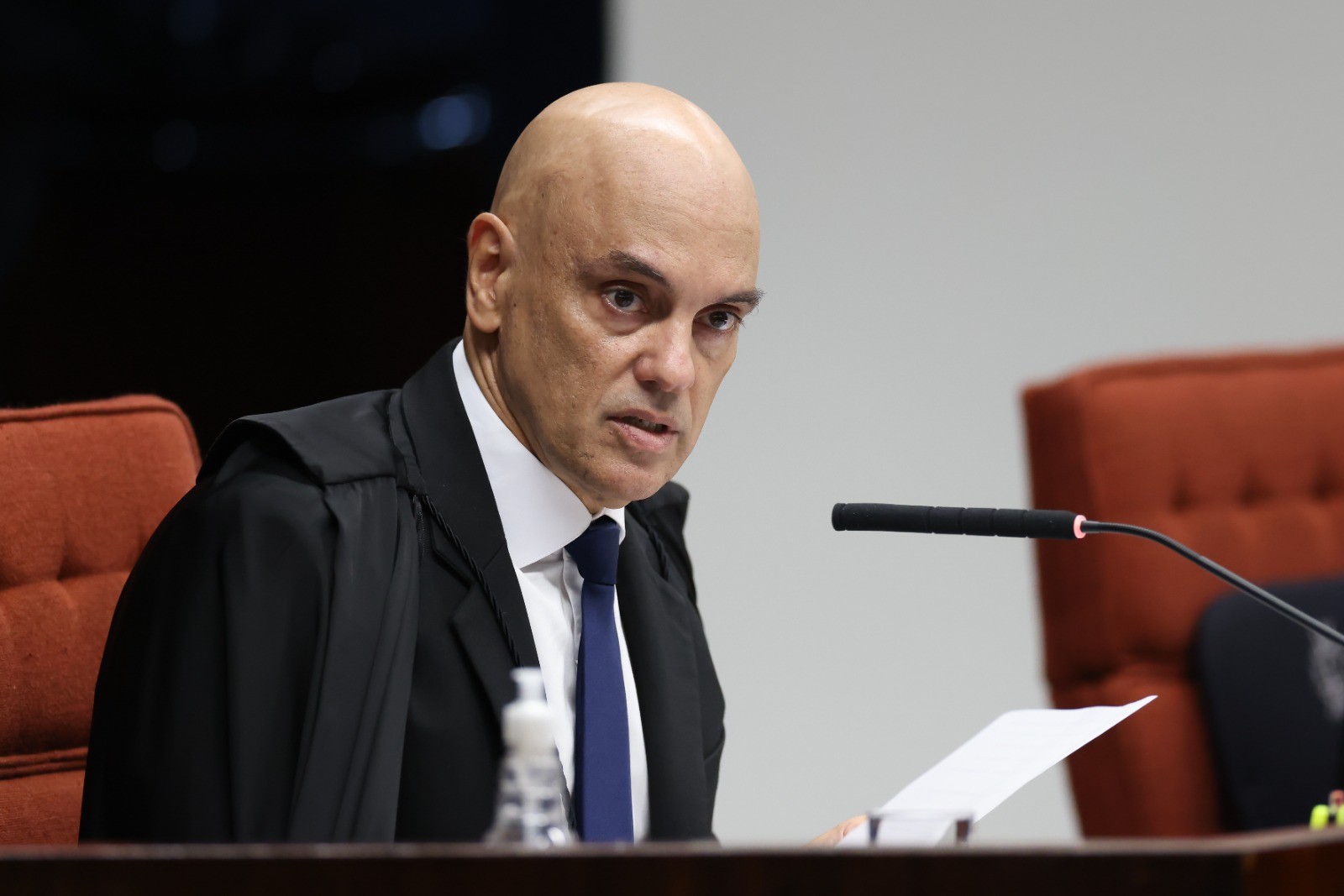 Colunistas do GLOBO divergem sobre uso do vídeo por Moraes no julgamento de Bolsonaro: 'Boa ideia' e 'rompe imparcialidade'