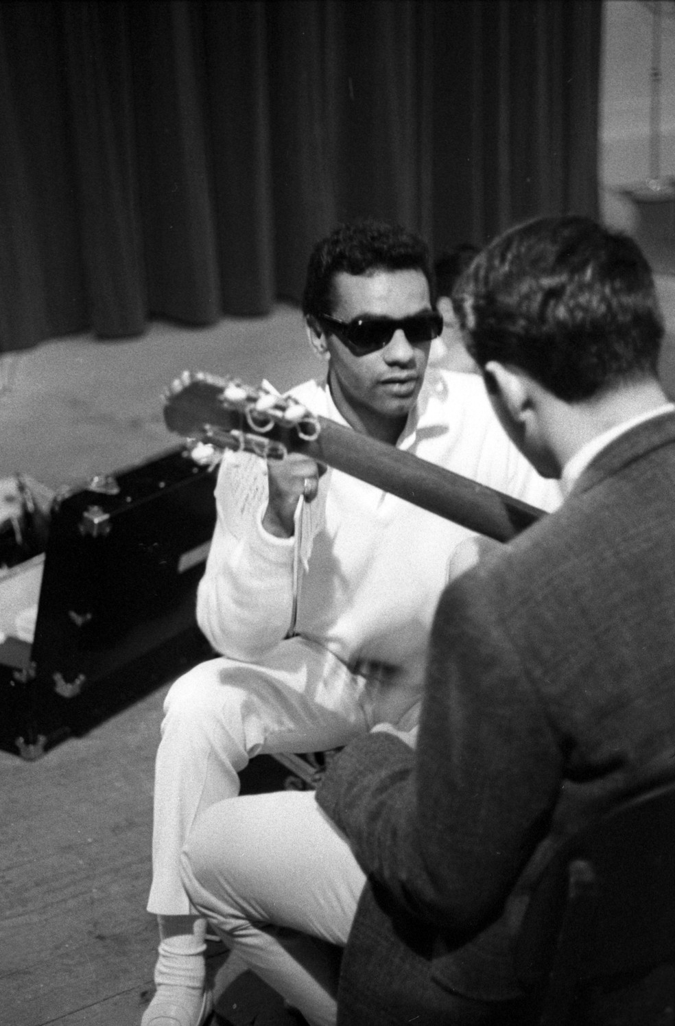 O cantor Johnny Mathis, em entrevista concedida ao GLOBO durante ensaio no Teatro República, São Paulo, em 1965 — Foto: Arquivo