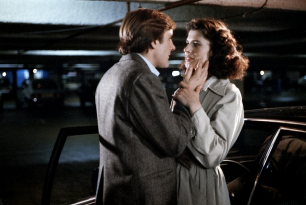 Fanny Ardant e Gérard Depardieu em cena de 'A mulher do lado', filme de François Truffaut — Foto: Reprodução
