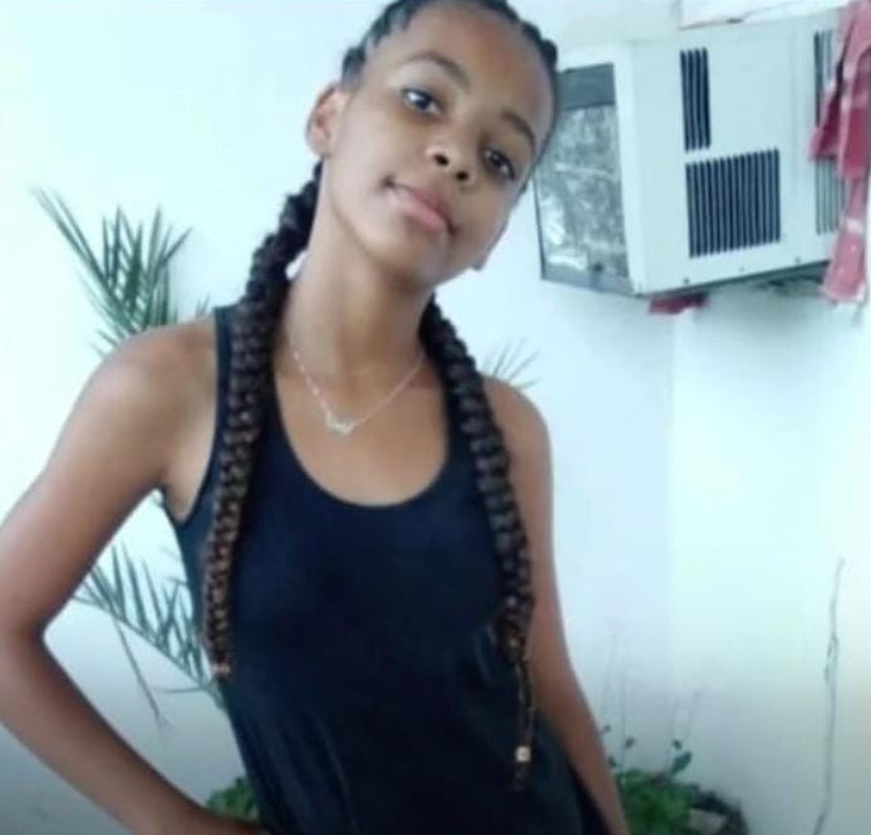 Fernanda Vitória morreu ao ser atropelada por carro oficial na faixa exclusiva do BRT — Foto: Márcia Foletto/Agência O Globo