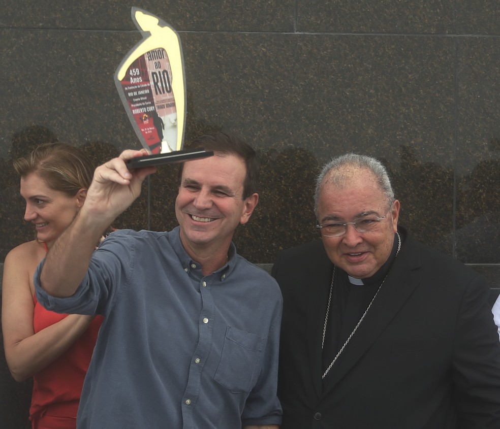 Eduardo Paes e Dom Orani Tempesta em missa em celebração aos 459 anos do Rio — Foto: Fabiano Rocha