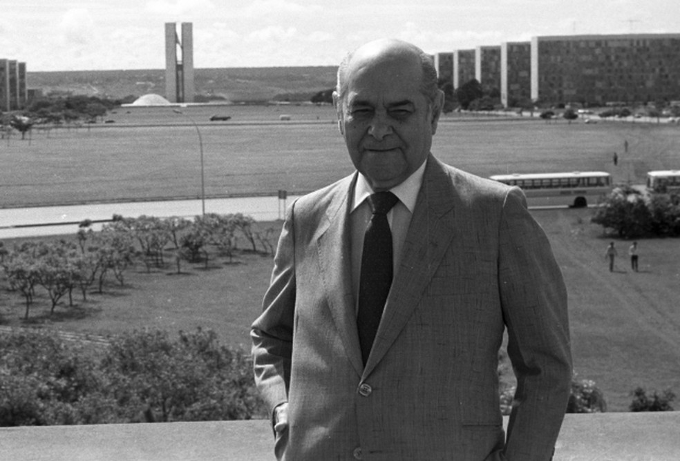 Tancredo Neves na Esplanada dos Ministérios em fevereiro de 1985 — Foto: Arquivo/Agência O GLOBO