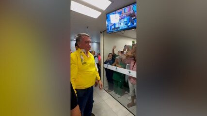 Bolsonaro deixa hospital em Natal e segue para Brasília