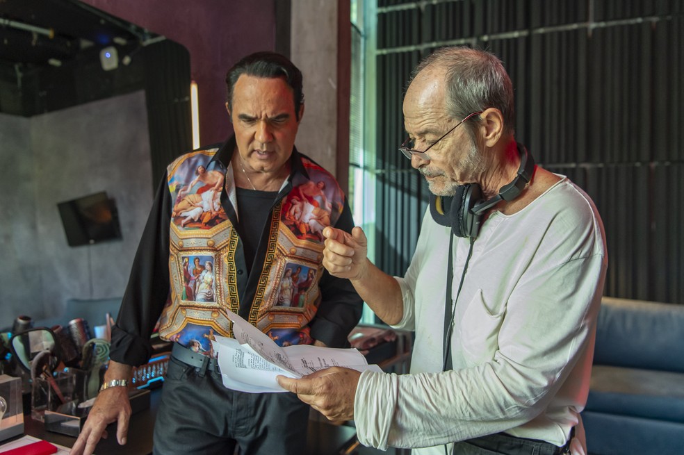 Humberto Martins e Guel Arraes nas gravações de "A fábrica de sonhos" — Foto: TV Globo/Divulgação