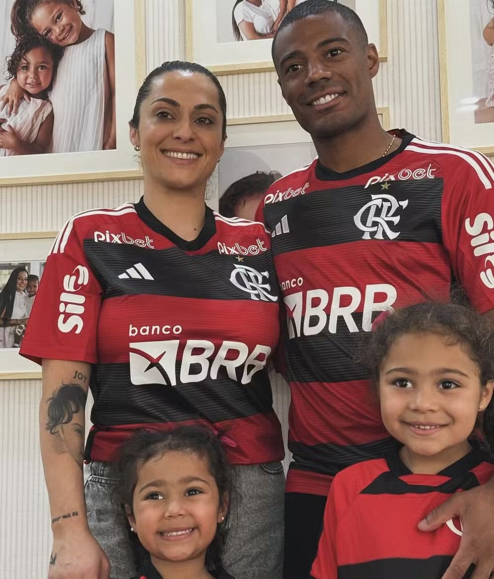 Esposa de De la Cruz afirma não conseguir torcer para o Flamengo e diz: 'sei que vamos voltar ao River'