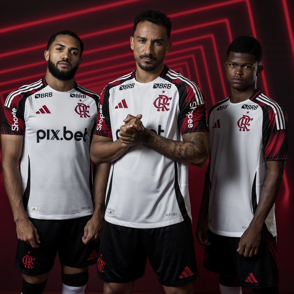 Segundo uniforme do Flamengo para a temporada 2025 — Foto: Divulgação