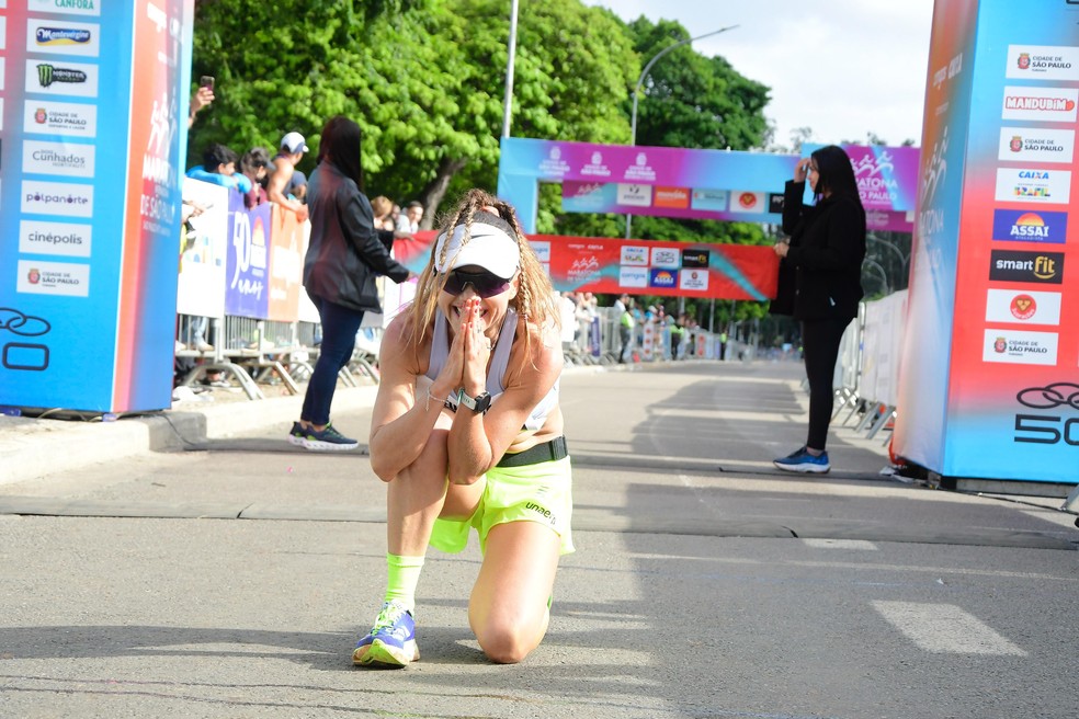 A brasileira Eulália dos Santos foi a melhor brasileira na 29.ª Maratona de São Paulo: terminou em quarto lugar — Foto: Diogo Anhasco/Fotop