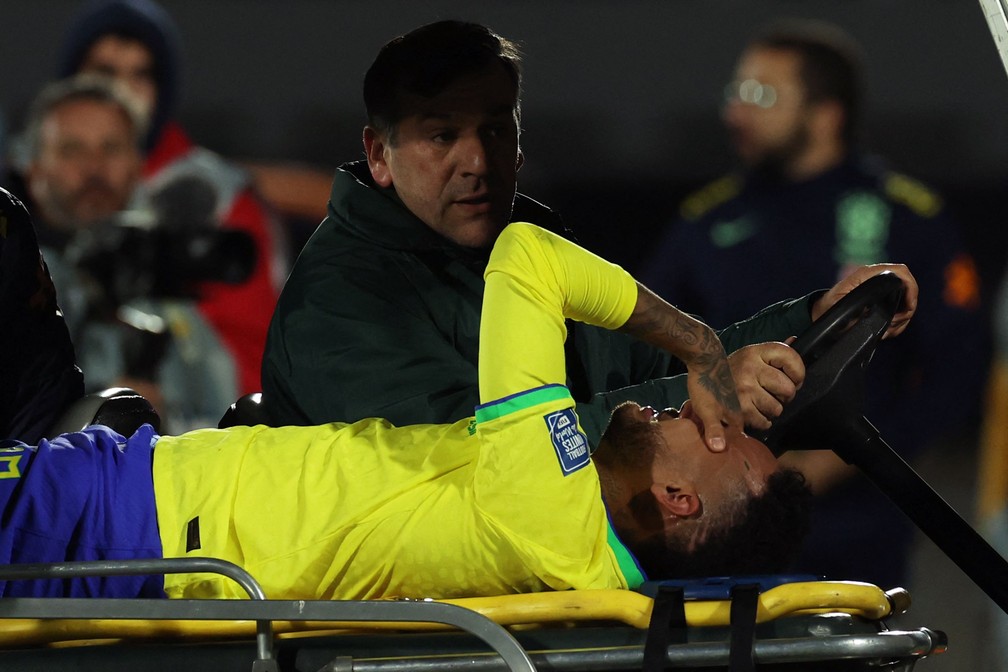 Lesão mais grave da carreira de Neymar, em 2023: o craque só retornou no fim do ano seguinte — Foto: Pablo Porciuncula/AFP