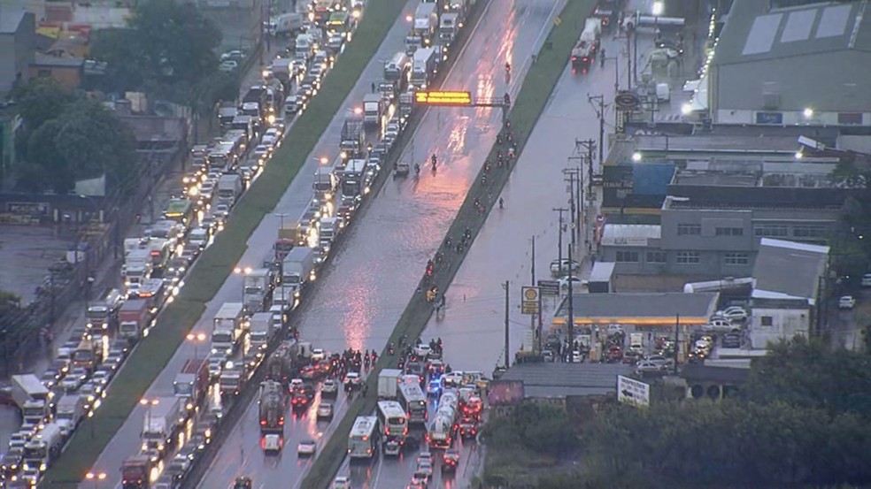 Rodovia Washington Luís alagada — Foto: Divulgação