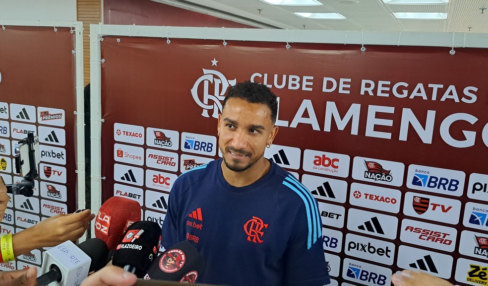 Danilo fala após goleada do Flamengo sobre o Juventude — Foto: Davi Ferreira