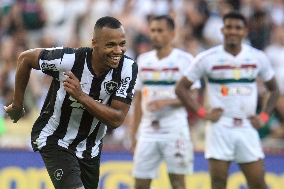 Marlon Freitas venceu todos os jogos da carreira contra Fluminense — Foto: Vitor Silva/Botafogo