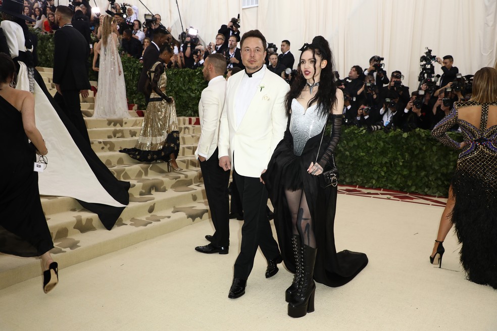 Elon Musk e Claire Boucher (Grimes) no Met Gala, em 2018 — Foto: Damon Winter/The New York Times