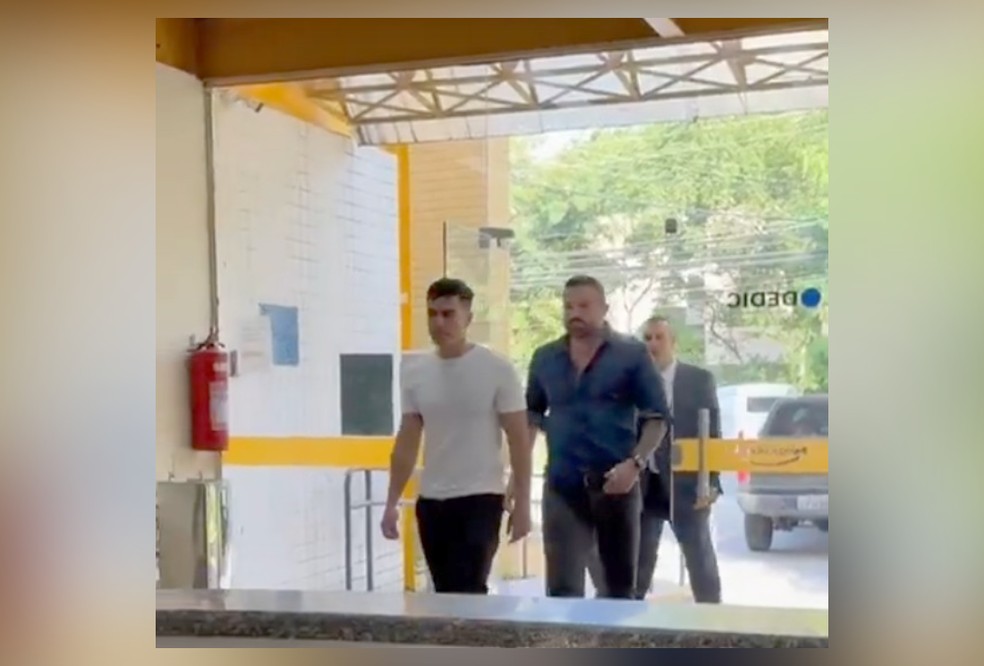 Vitor Belarmino quando se entregou à polícia no último dia 19 — Foto: Divulgação