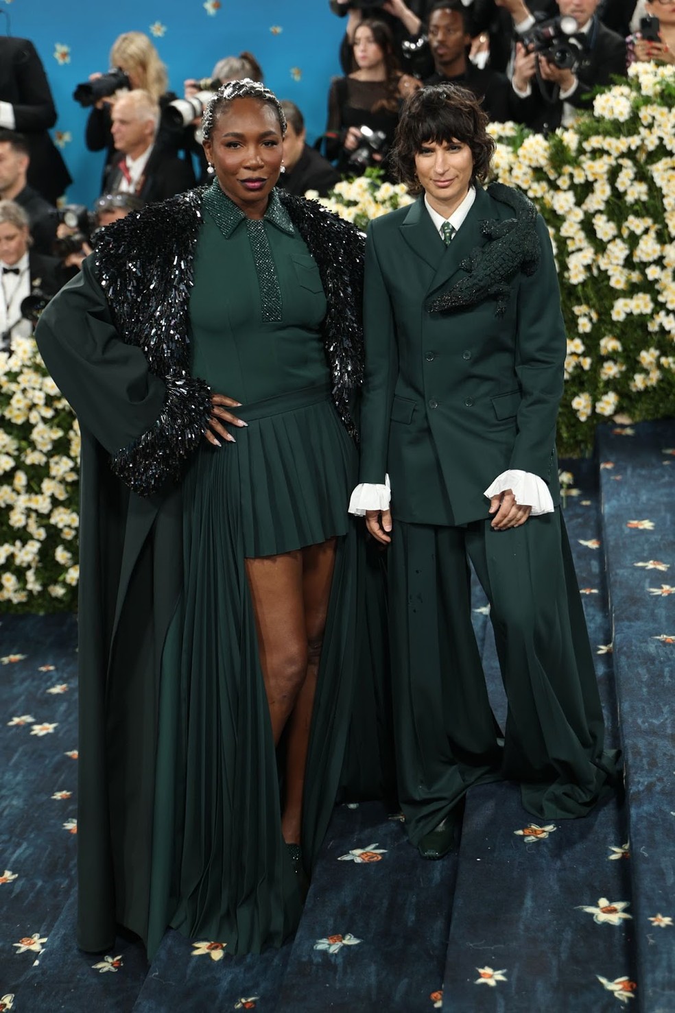 Em sua estreia no evento, a Lacoste vestiu Venus Williams com um look exclusivo, criado sob medida como uma peça de alta-costura por Pelagia Kolotouros — Foto: Divulgação