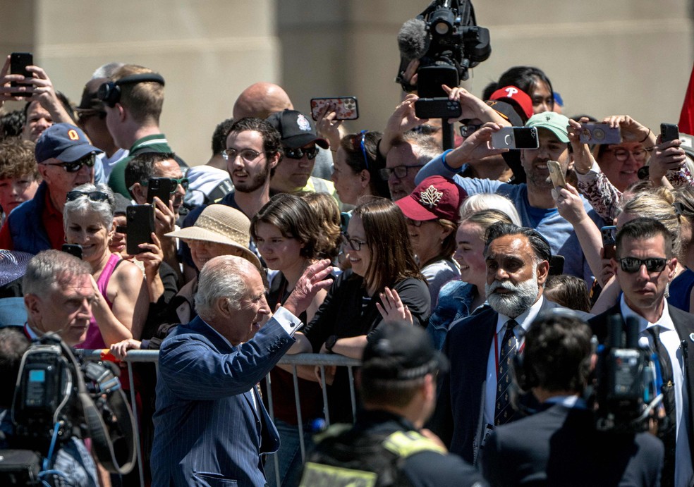 Charles III foi calorosamente recebido em Ottawa, no Canadá — Foto: Andrej Ivanov / AFP