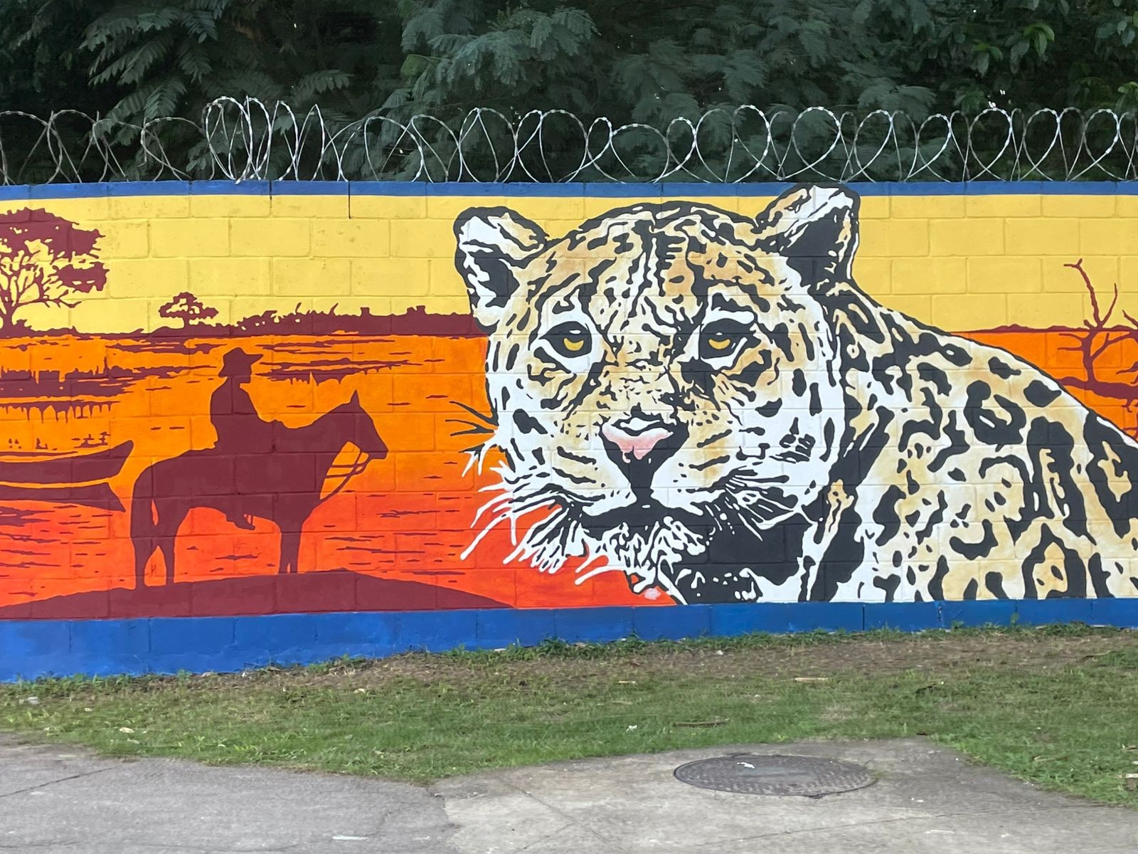 Às vésperas dos 30 anos, Estúdios Globo ganham pinturas inspiradas no universo da televisão