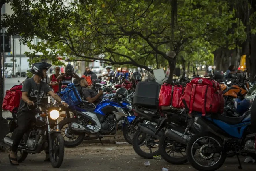 Bondades do governo para entregadores de app incluem financiamento camarada de motos
