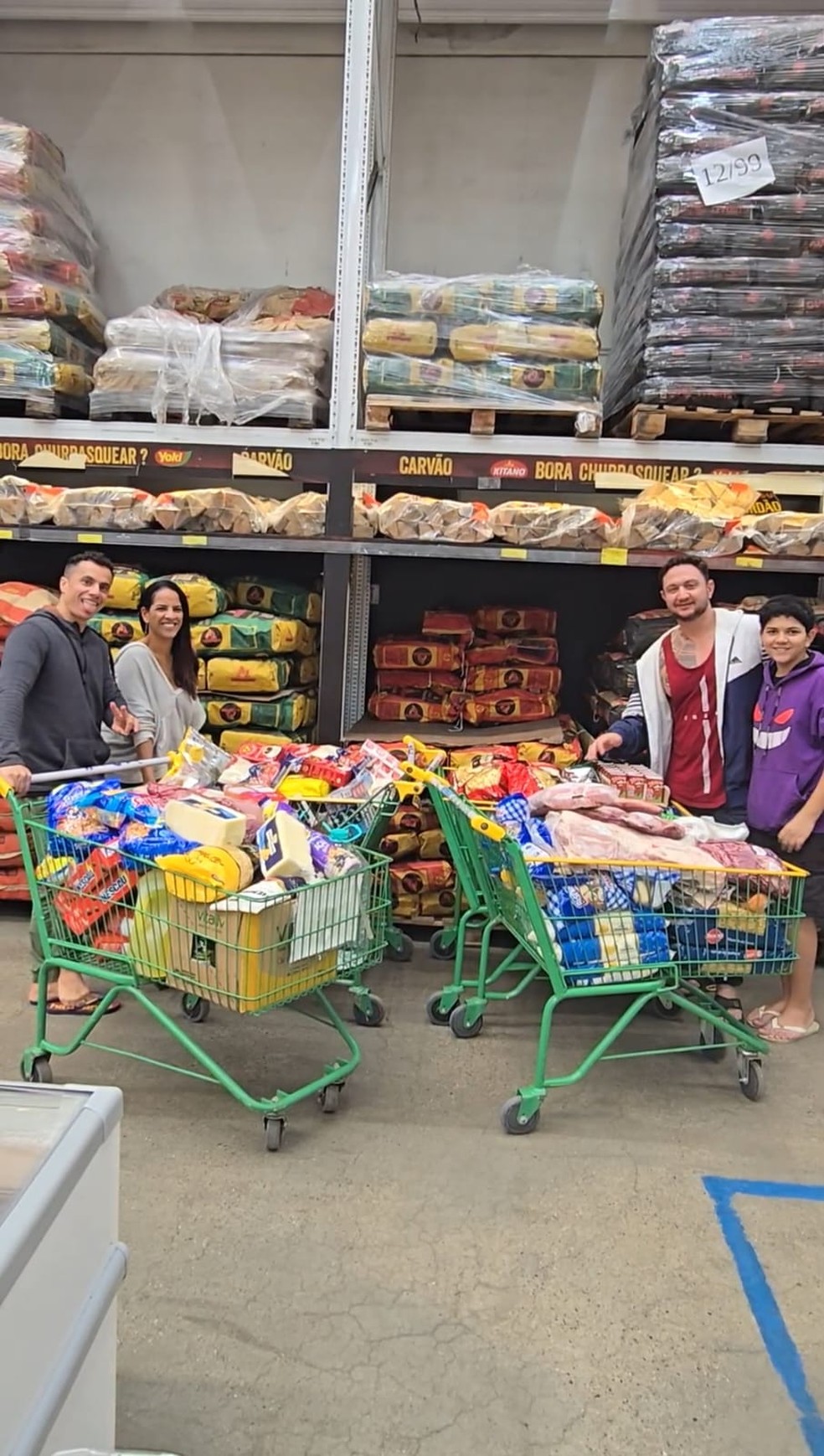 Como família poliamorosa faz compras de R$ 6 mil por mês e divide tarefas domésticas — Foto: CO Assessoria