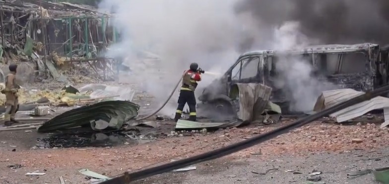 Cinco mortos em ataque russo com drones no norte da Ucrânia, diz autoridade em Kiev