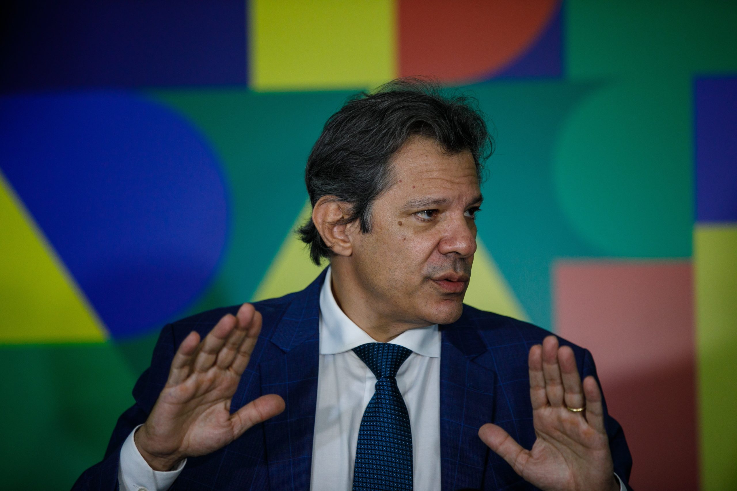 Em meio a impasse do IOF, Haddad se reúne com presidentes da Câmara e do Senado