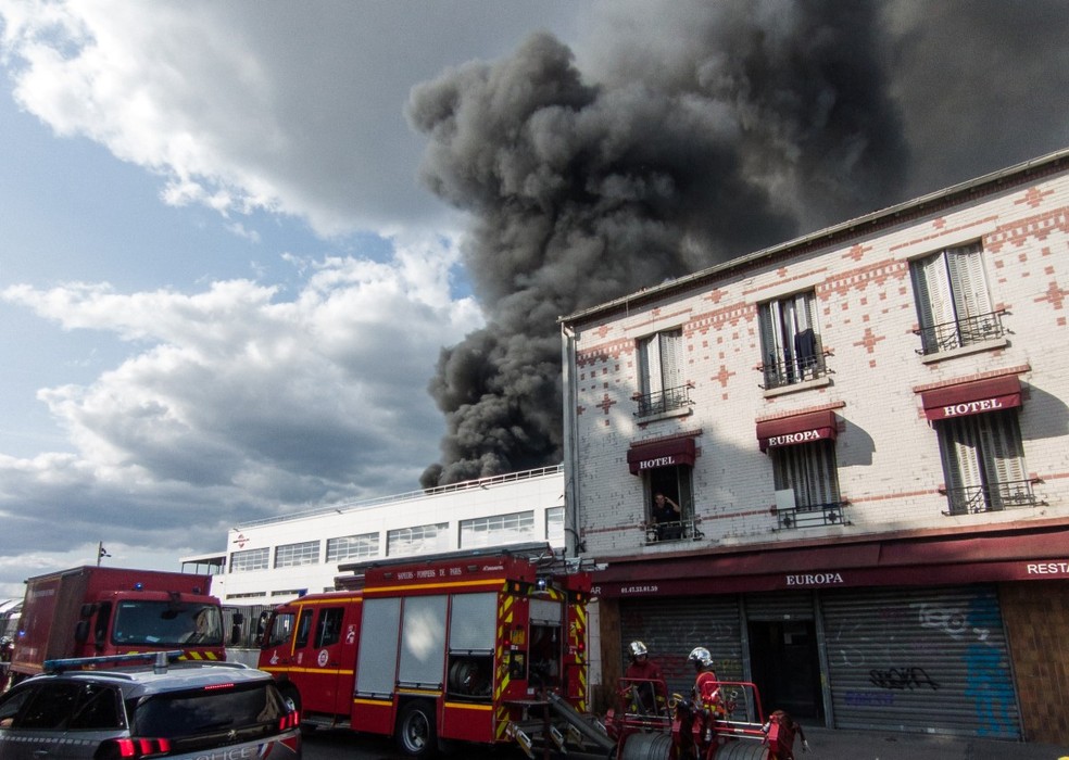 Incêndio em edifício deixa uma criança e três adultos mortos na França — Foto: AFP