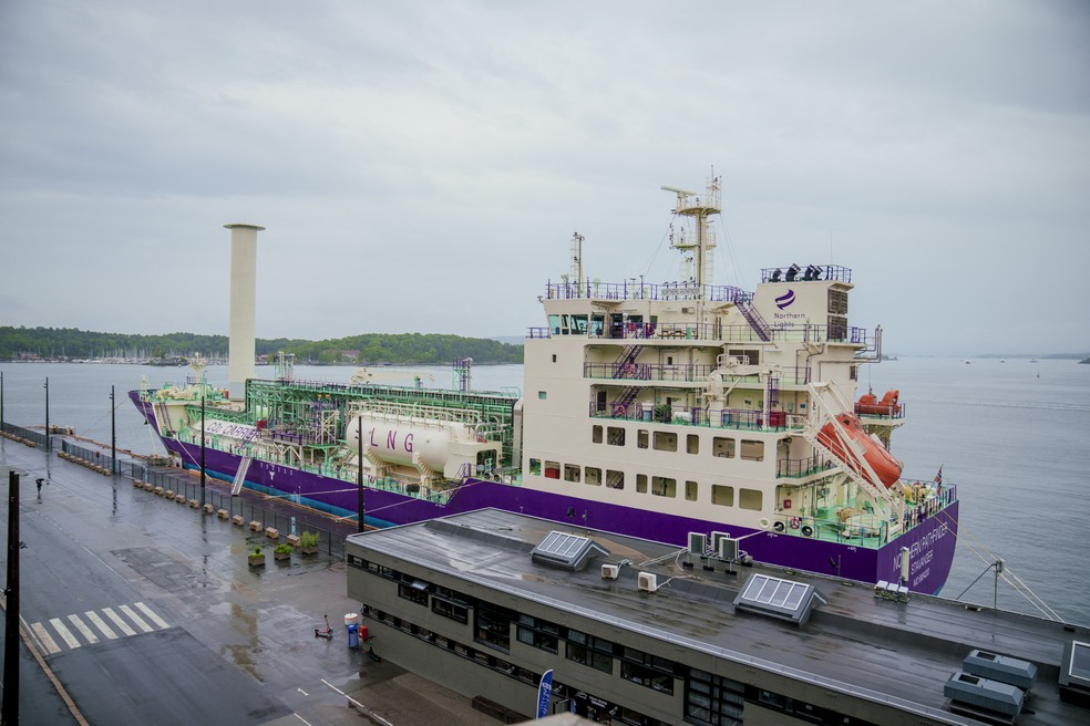 O transportador de CO2 liquefeito (LCO2) Northern Pioneer, da Northern Lights — Foto: Stian Lysberg Solum / NTB / AFP