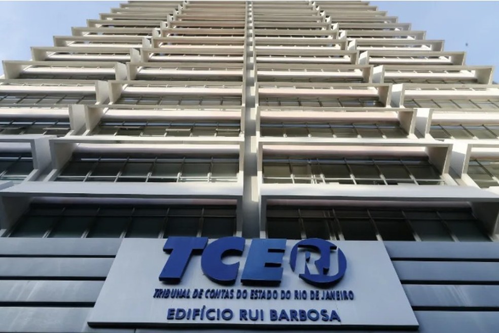 Fachada do TCE: órgão deve realizar novo concurso em breve — Foto: Roberto Moreyra/Agência O Globo