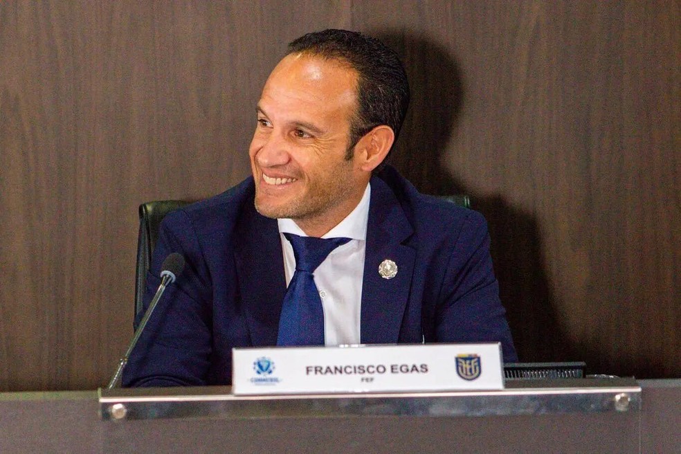 Francisco Egas, presidente da Federação Equatoriana de Futebol — Foto: Reprodução
