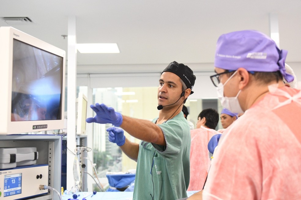 Dr. Marcelo Vieira explica como método inovador está transformando cirurgias avançada — Foto: Divulgação