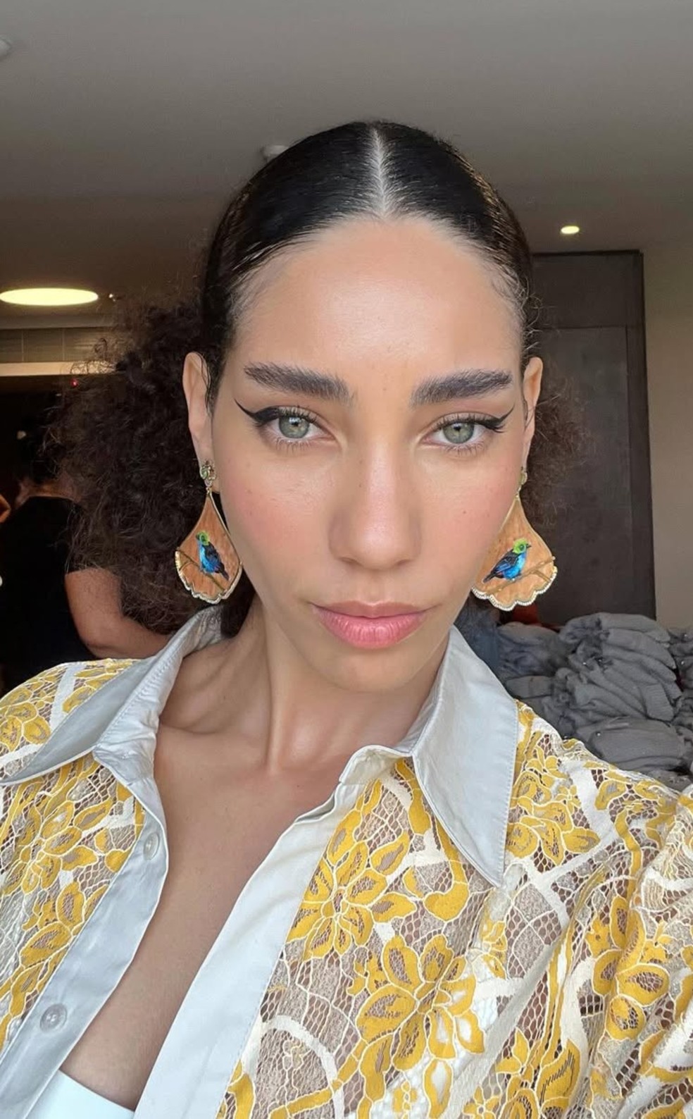 Mikaela Gomes: conheça a modelo que une moda internacional e vídeos virais com autenticidade — Foto: Reprodução Instagram