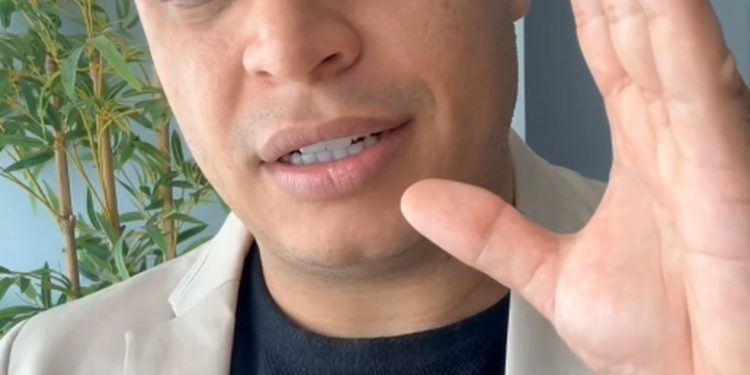 Luiz Henrique dos Santos Ferreira, o profeta Henrique Santini: ele afirma ter mais de 8 milhões de seguidores nas redes sociais — Foto: Reprodução/Instagram