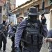 Brava gente. Policiais civis durante uma operação na Favela do Jacarezinho: mudanças na carreira e nos benefícios — Foto: Márcia Foletto/19-01-2022