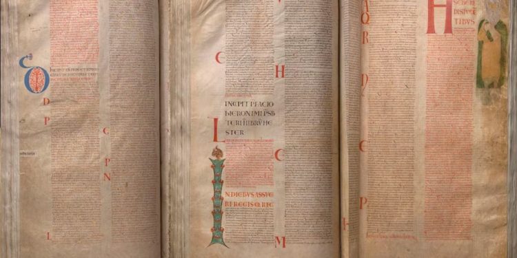 Três páginas do manuscrito — Foto: Reprodução/Redes sociais