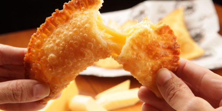 Carioca Bar do Adão espera vender mais de um Maracanã lotado na 'Semana do Pastel'