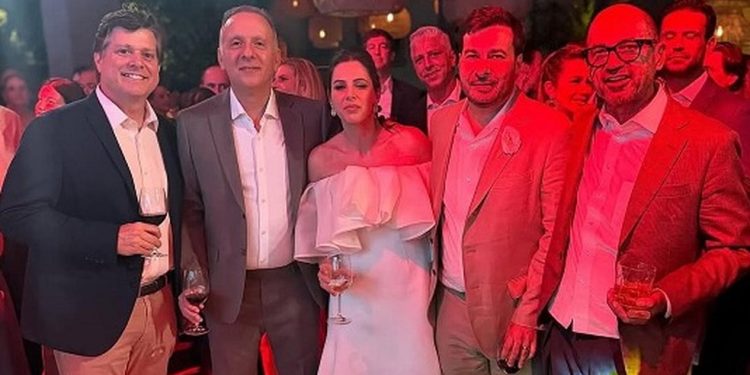 Baleia Rossi e Aguinaldo Ribeiro estiveram em casamento de Rodrigo Maia com advogada Vanessa Rahal — Foto: Reprodução