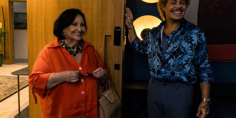 Déa Lúcia fará participação em filme da Globo dirigido pela filha