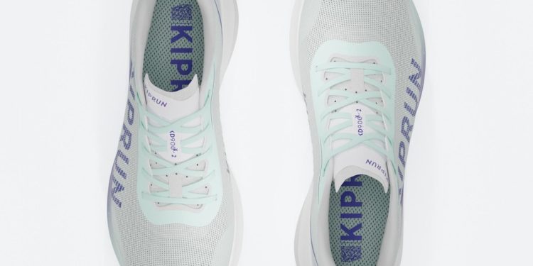 Modelo KD900X.2, da Decathlon: tênis com placa de carbono e preço acessível — Foto: Divulgação