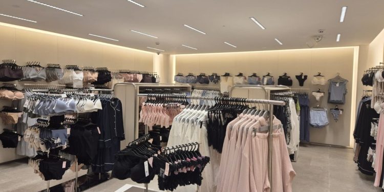 Loja da H&M no Shopping Iguatemi, em SP — Foto: Ana Flavia Pilar / O GLOBO