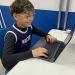 Edson de Souza Uchôa Filho, do 6º ano do Elite Irajá, durante atividade de inteligência artificial — Foto: Divulgação