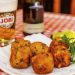 Jobi, bolinho de bacalhau com chope — Foto: Divulgação