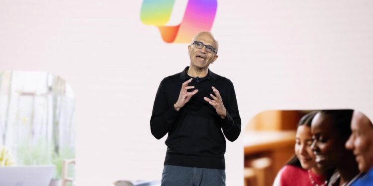 Satya Nadella, CEO da Microsoft: o visto H-1B atraiu uma geração de profissionais indianos para participar do sonho americano — uma taxa de US$ 100.000 vai forçar uma reavaliação desse caminho — Foto: Chona Kasinger/The New York Times