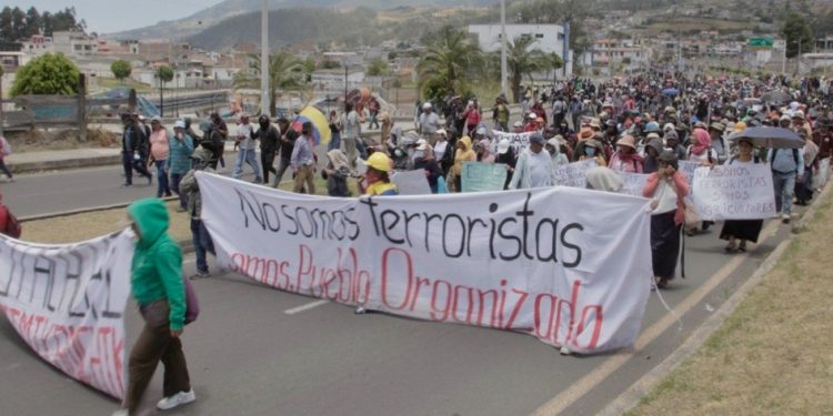 Protestos se intensificam no Equador — Foto: Reprodução / redes sociais