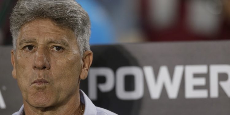 Renato Gaúcho em eliminação do Fluminense para o Lanús na Sul-Americana — Foto: Marcelo Theobald