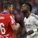 Vini Jr deu assistência em clássico hostil entre Real Madrid e Atlético de Madrid — Foto: OSCAR DEL POZO / AFP