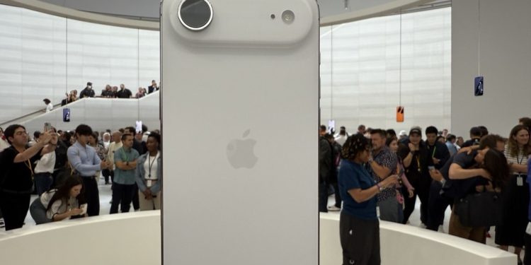 Apple apresentação o iPhone Air em evento na Califórnia — Foto: Bruno Rosa