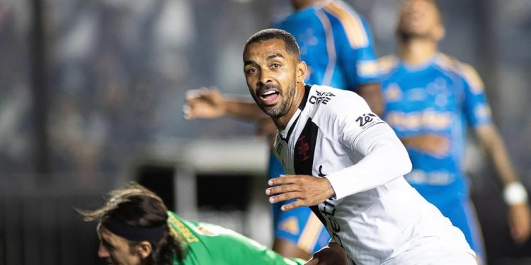 Paulo Henrique foi destaque da vitória do Vasco sobre o Cruzeiro — Foto: Matheus Lima/Vasco
