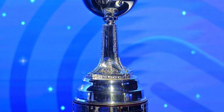 Taça da Copa Libertadores — Foto: DANIEL DUARTE / AFP