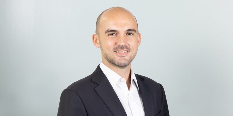 João Welsh, presidente da Revo, avalia que essa redução de custos abre espaço para diferentes classes de serviço, da econômica à primeira classe, como na aviação convencional — Foto: Divulgação